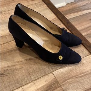 Navy blue classic Chanel pump